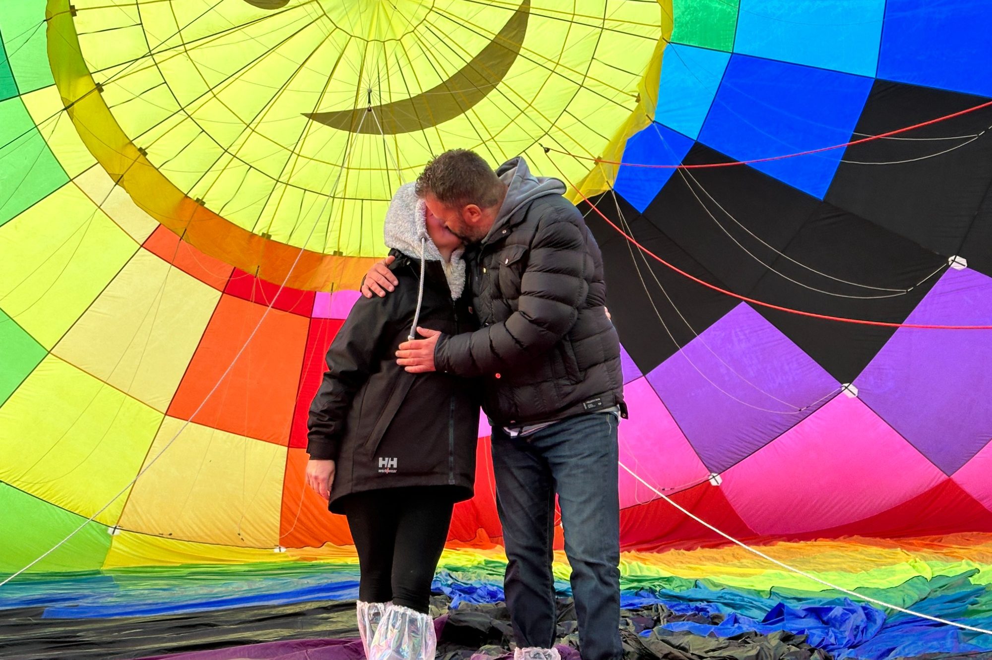 Vol montgolfière privatisé - Activité aérienne aérodrome Gap-Tallard - baptême en montgolfière partagé un moment hors du temps en toute convivialité dans notre petite nacelle en osier